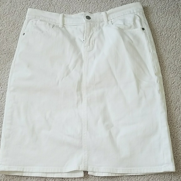 old navy white denim skirt